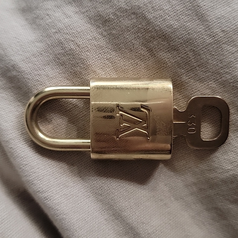 Lb lock